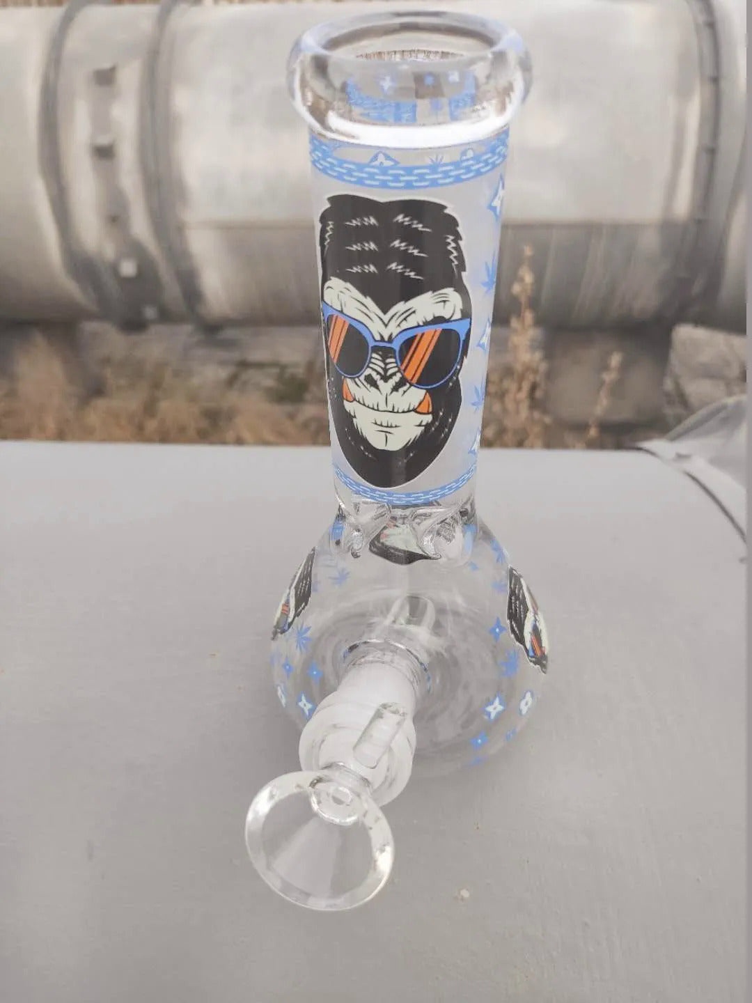 8 Inch 20CM Glow In the Dark Smoking Blue Monkey Gorilla Glass Beaker Bong Halloween Hookah Water Pipe Dab Rig Percolator Glass